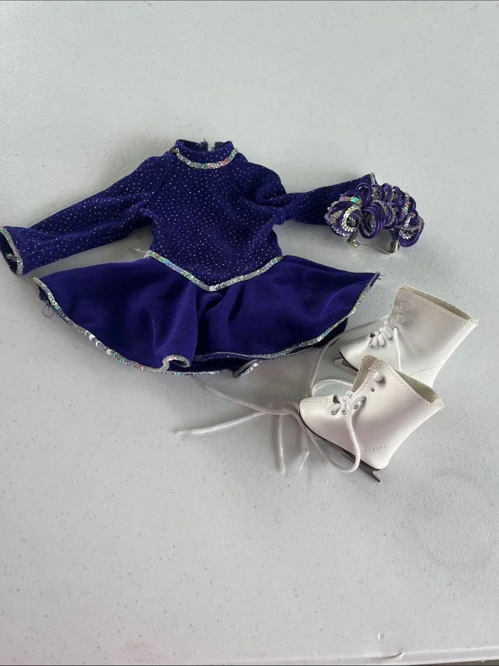 Pleasant company, American Girl skating outfit